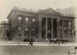 front facade of Fort Worth Carnegie Library