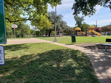 Arnold Park Playground and basketball court