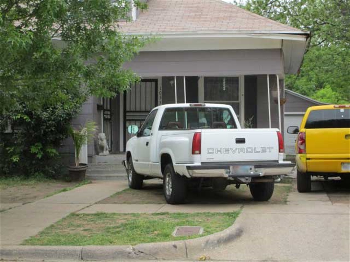 front-yard-parking-large.jpg