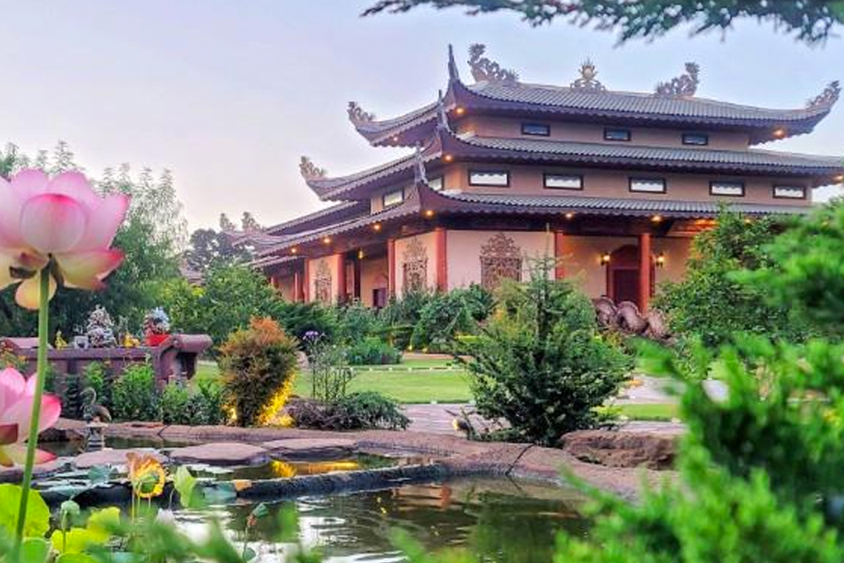 huong-dao-temple.jpg
