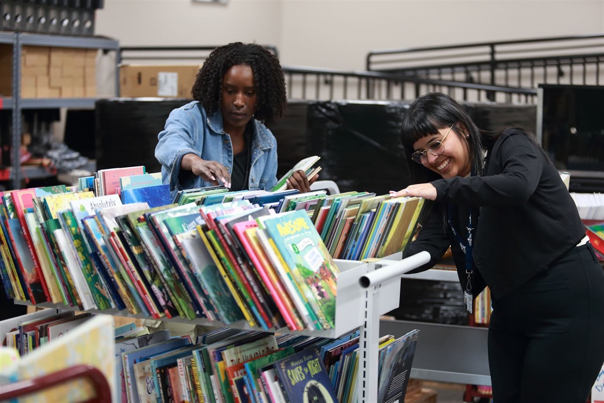 Boxes of books boost literacy programs at Fort Worth community centers ...