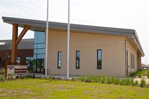Exterior image of the Vivian J. Lincoln Library