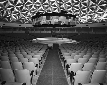 Theater in the round: The iconic aluminum geodesic dome ceiling overlooks the central stage in this 1958 photo. (Photo: