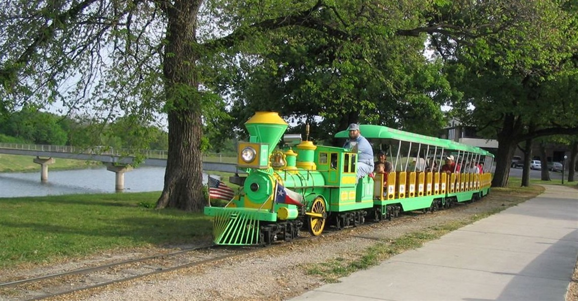 CITY NEWS pard-forest park train.jpg