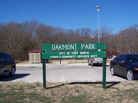 Oakmont sign